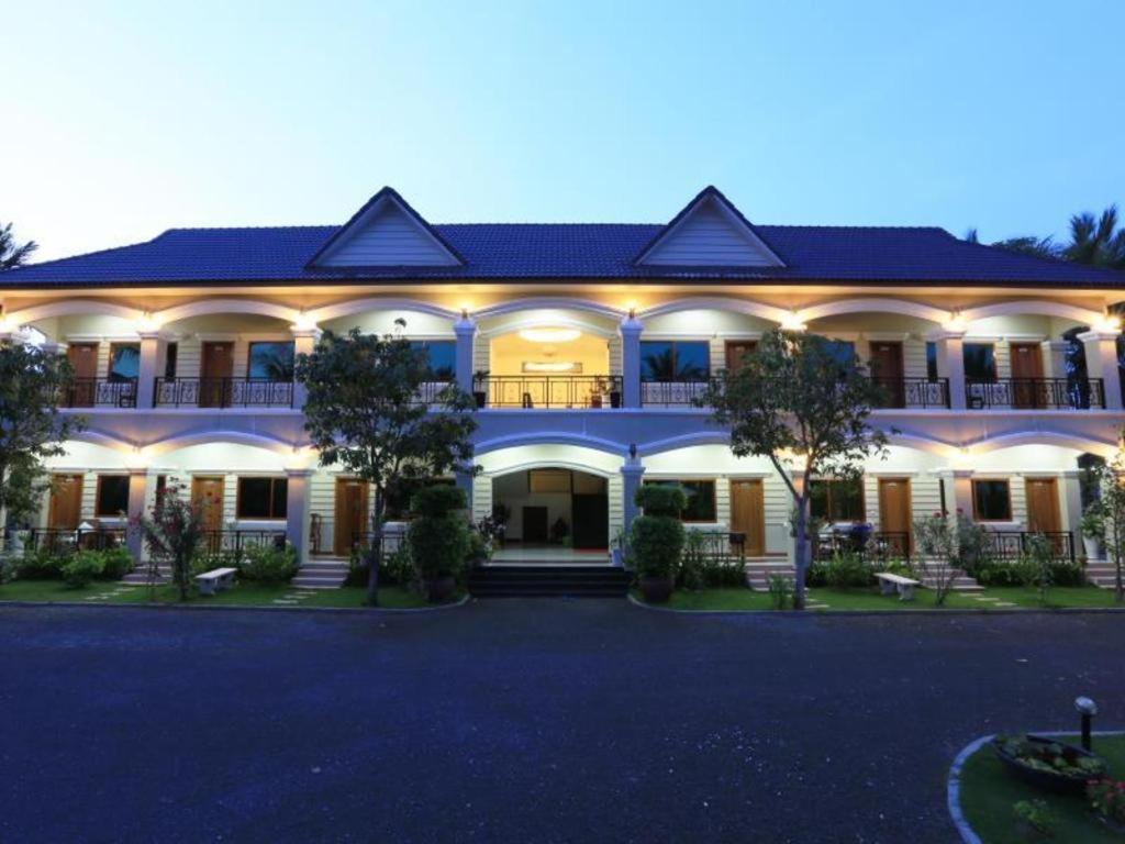 Alice Villa Hotel Takeo Buitenkant foto