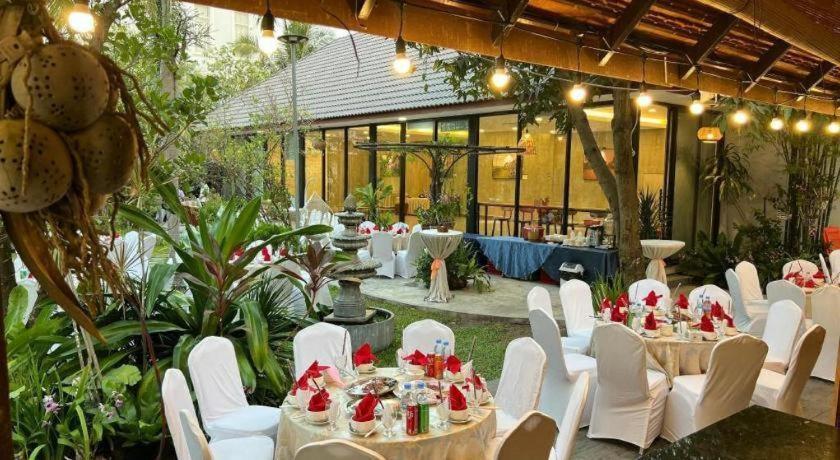 Alice Villa Hotel Takeo Buitenkant foto