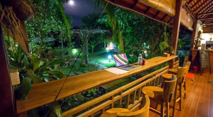 Alice Villa Hotel Takeo Buitenkant foto
